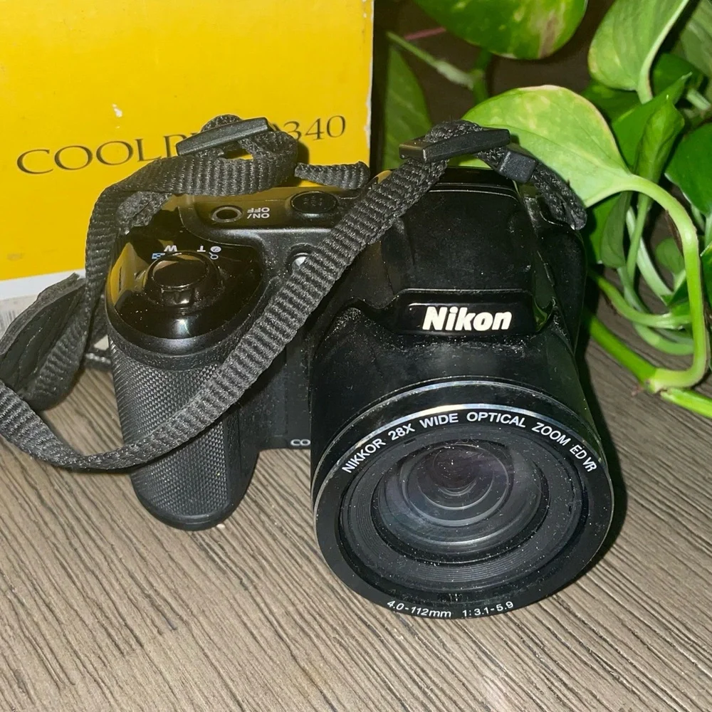 Nikon coolpix l330 digital camera
